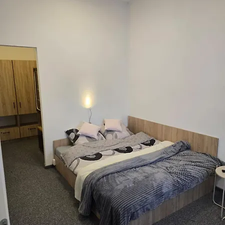 Goscinne Good Night Apartamenty, Auberge de jeunesse