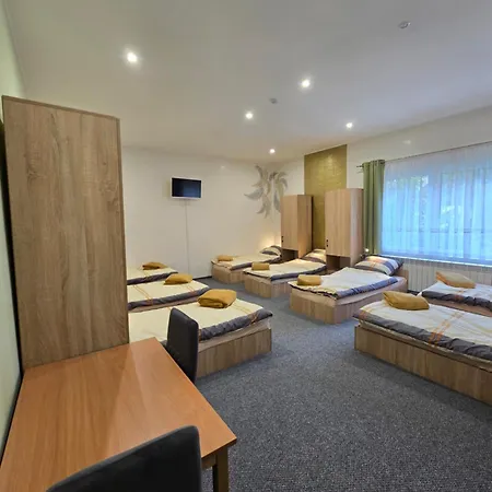 Goscinne Good Night Apartamenty, Auberge de jeunesse *