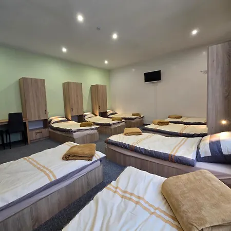 Hostal Goscinne Good Night Apartamenty, Będzin