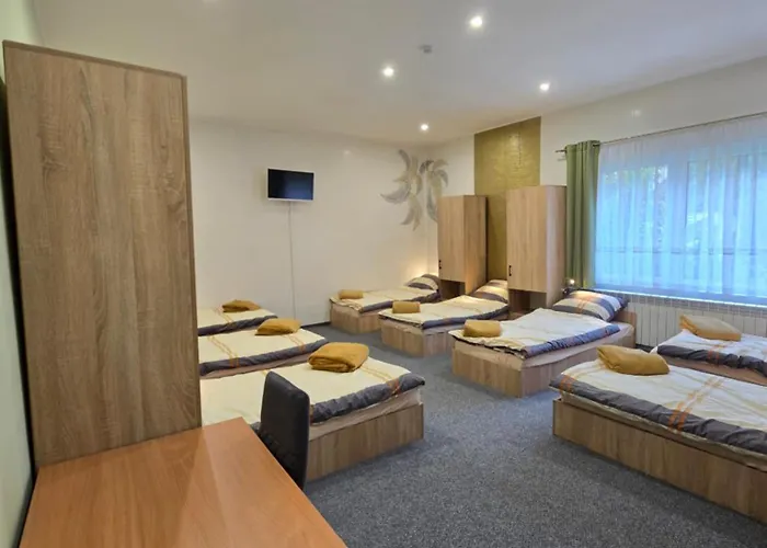 Goscinne Good Night Apartamenty, אכסניה *