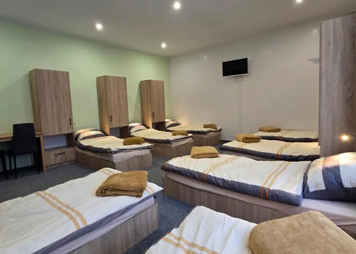 אכסניה Goscinne Good Night Apartamenty, Będzin