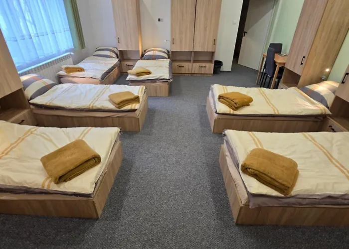 אכסניה Goscinne Good Night Apartamenty,