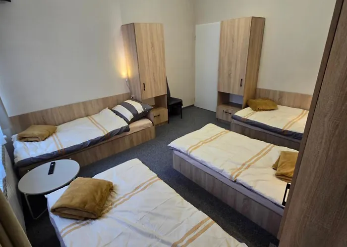 אכסניה Goscinne Good Night Apartamenty, Będzin